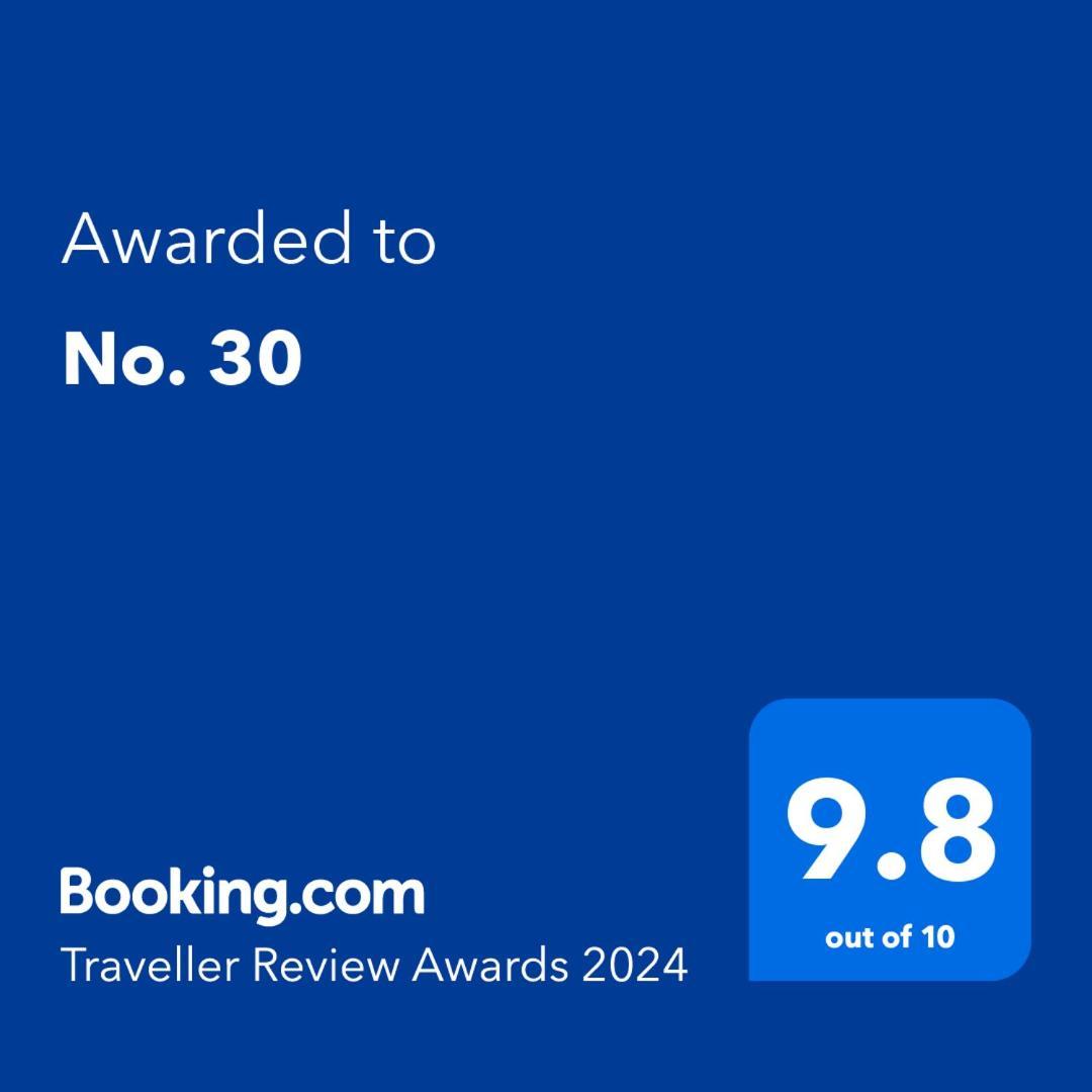 No. 30 Bed & Breakfast อาเบอร์แดร์ ภายนอก รูปภาพ